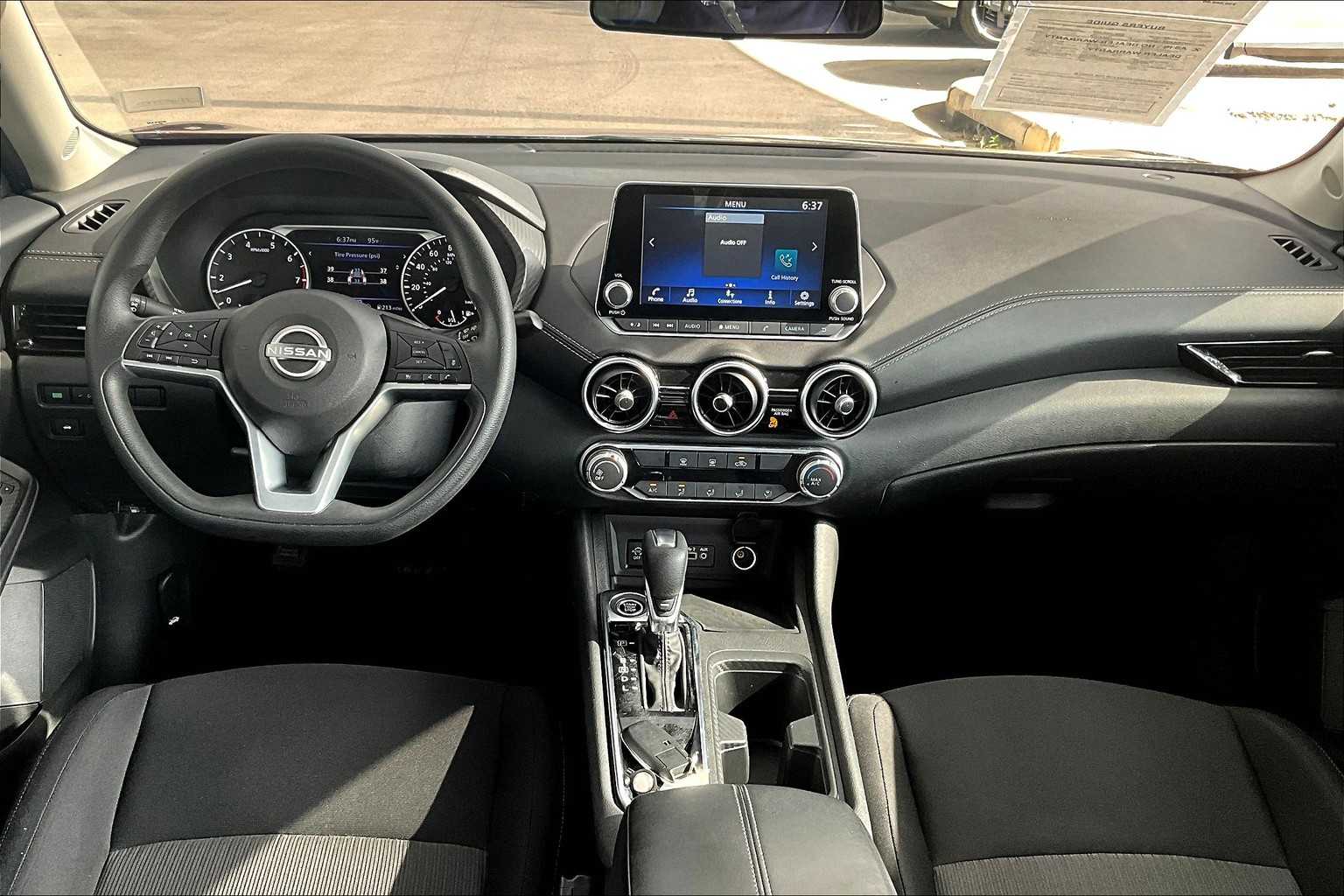 2024 Nissan Sentra SV photo 14