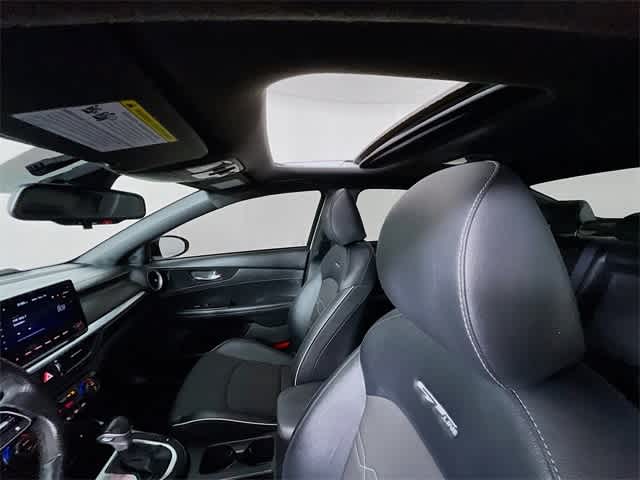2023 Kia Forte GT-Line photo 9