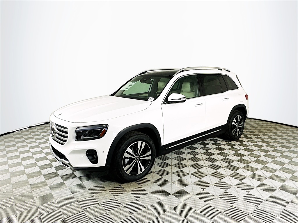 2026 Mercedes Benz GLB 250 4MATIC photo 3