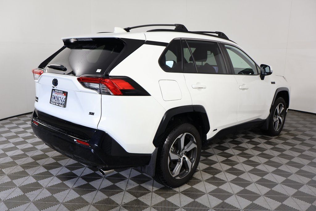 2024 Toyota RAV4 Prime SE photo 2