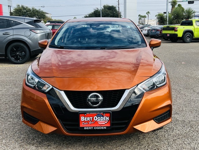 2022 Nissan Versa 1.6 SV photo 2