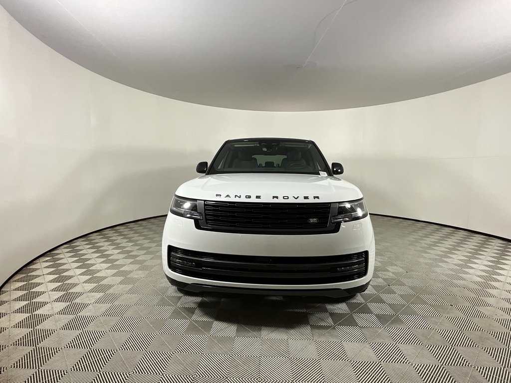 2025 Land Rover Range Rover SE photo 3