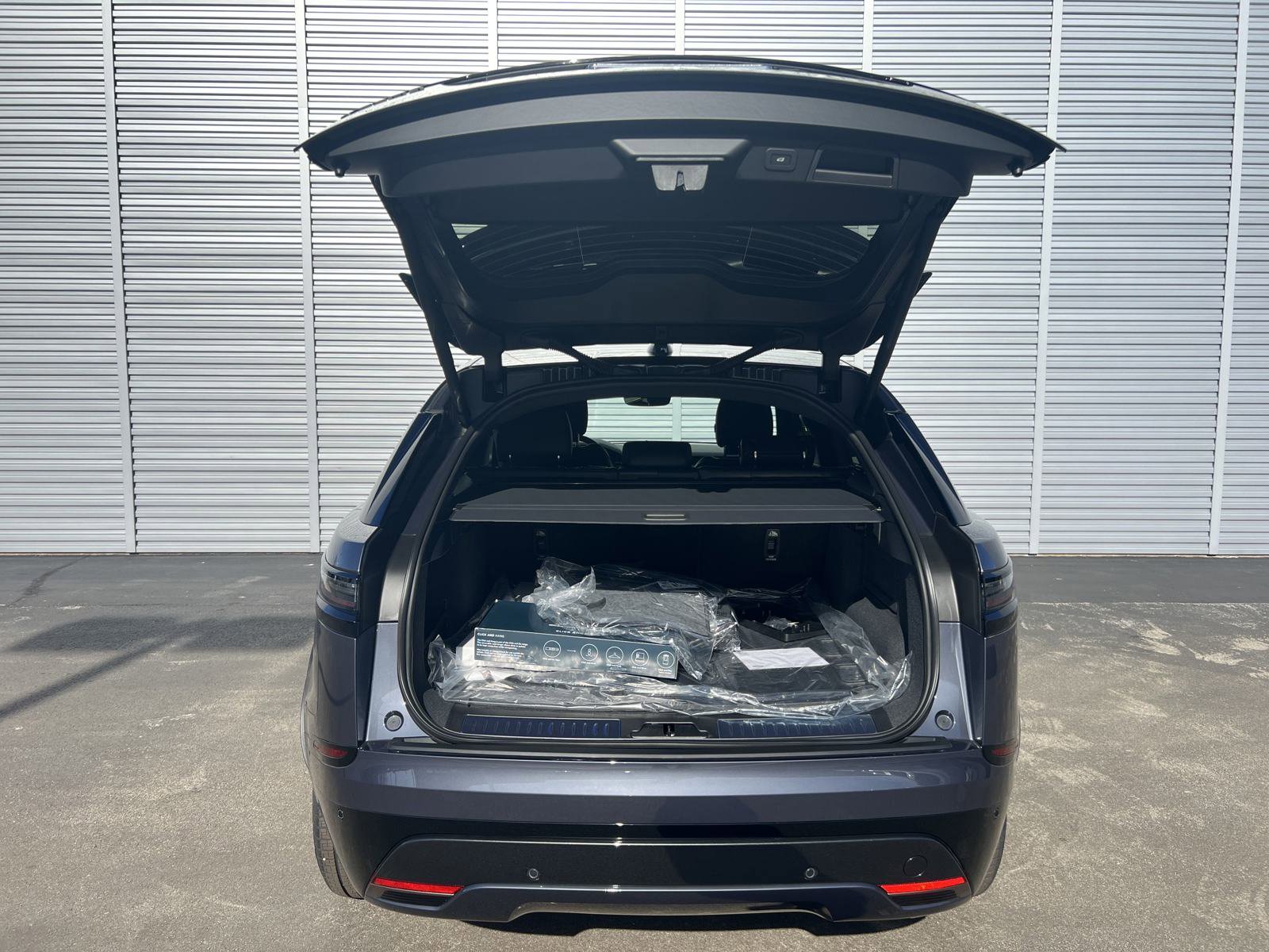 2025 Land Rover Range Rover Velar SE photo 27