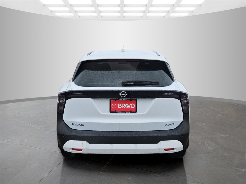 2025 Nissan Kicks S photo 6