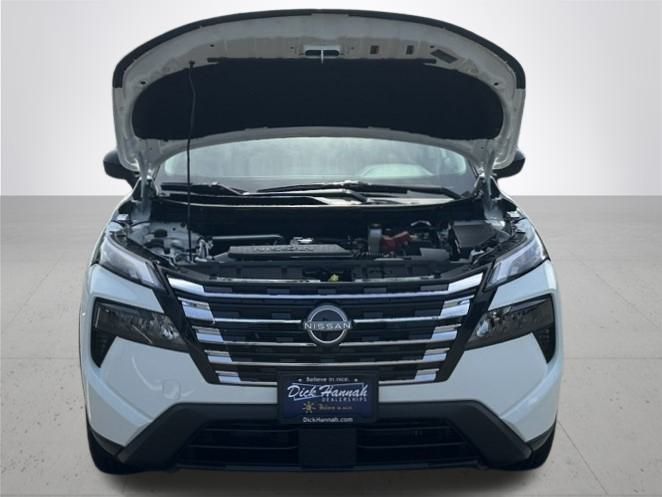 2025 Nissan Rogue S photo 4