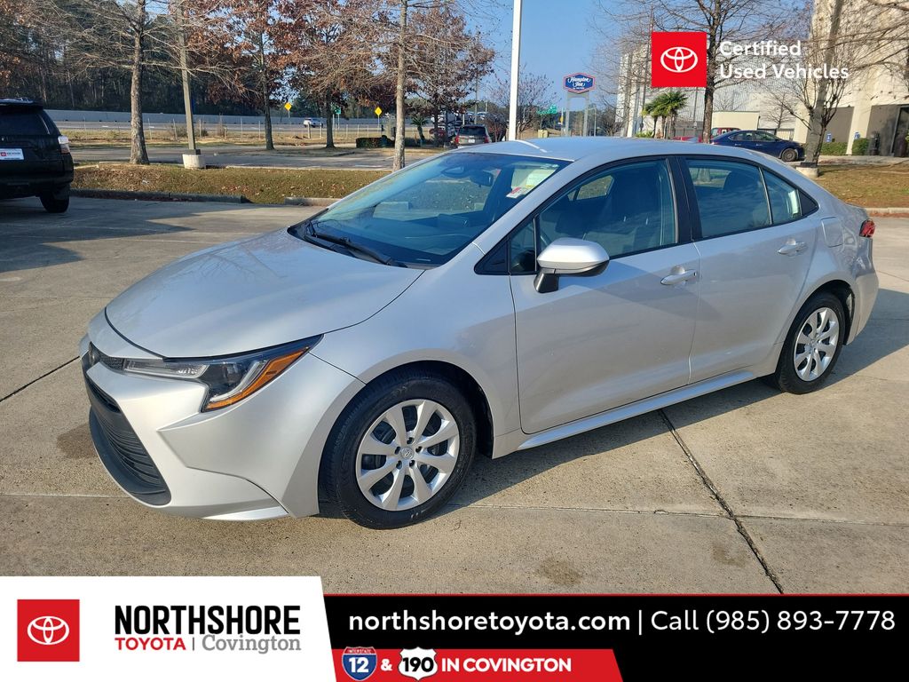 2024 Toyota Corolla LE's photo