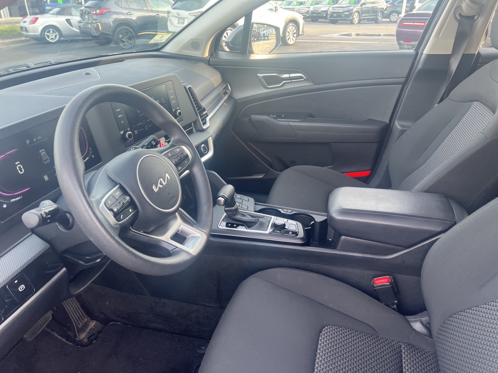 2024 Kia Sportage LX photo 14