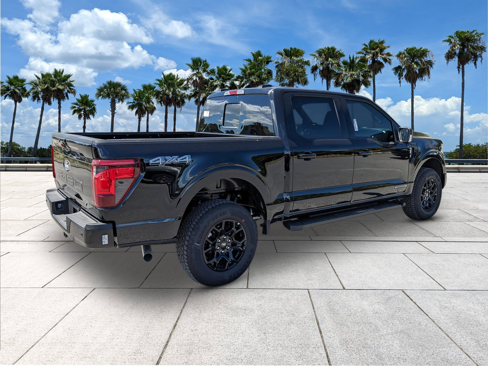2025 Ford F-150 XLT photo 8