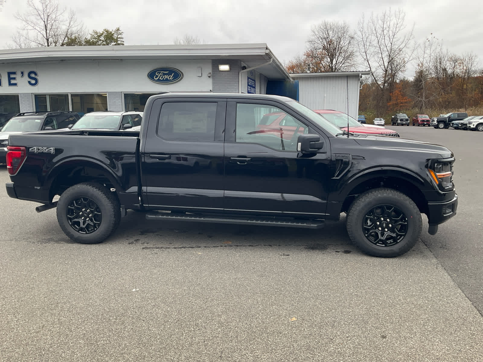 2025 Ford F-150 XLT photo 2