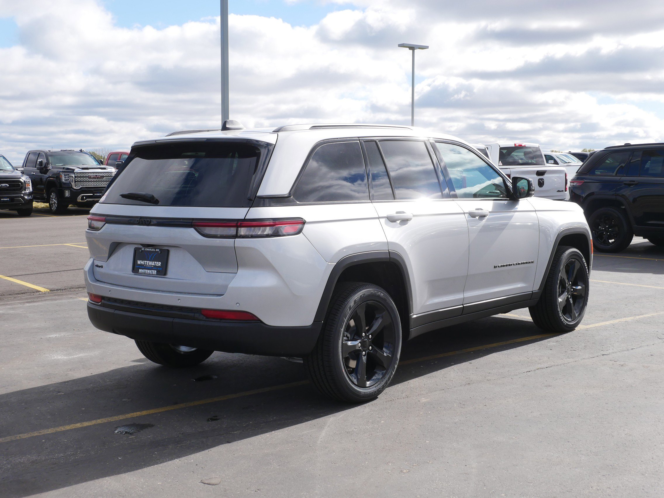 2025 Jeep Grand Cherokee Altitude X photo 2