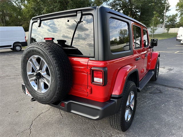 2022 Jeep Wrangler Unlimited Sahara photo 6