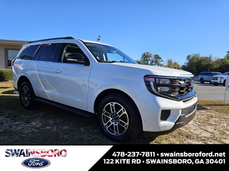 2025 Ford Expedition Active's photo