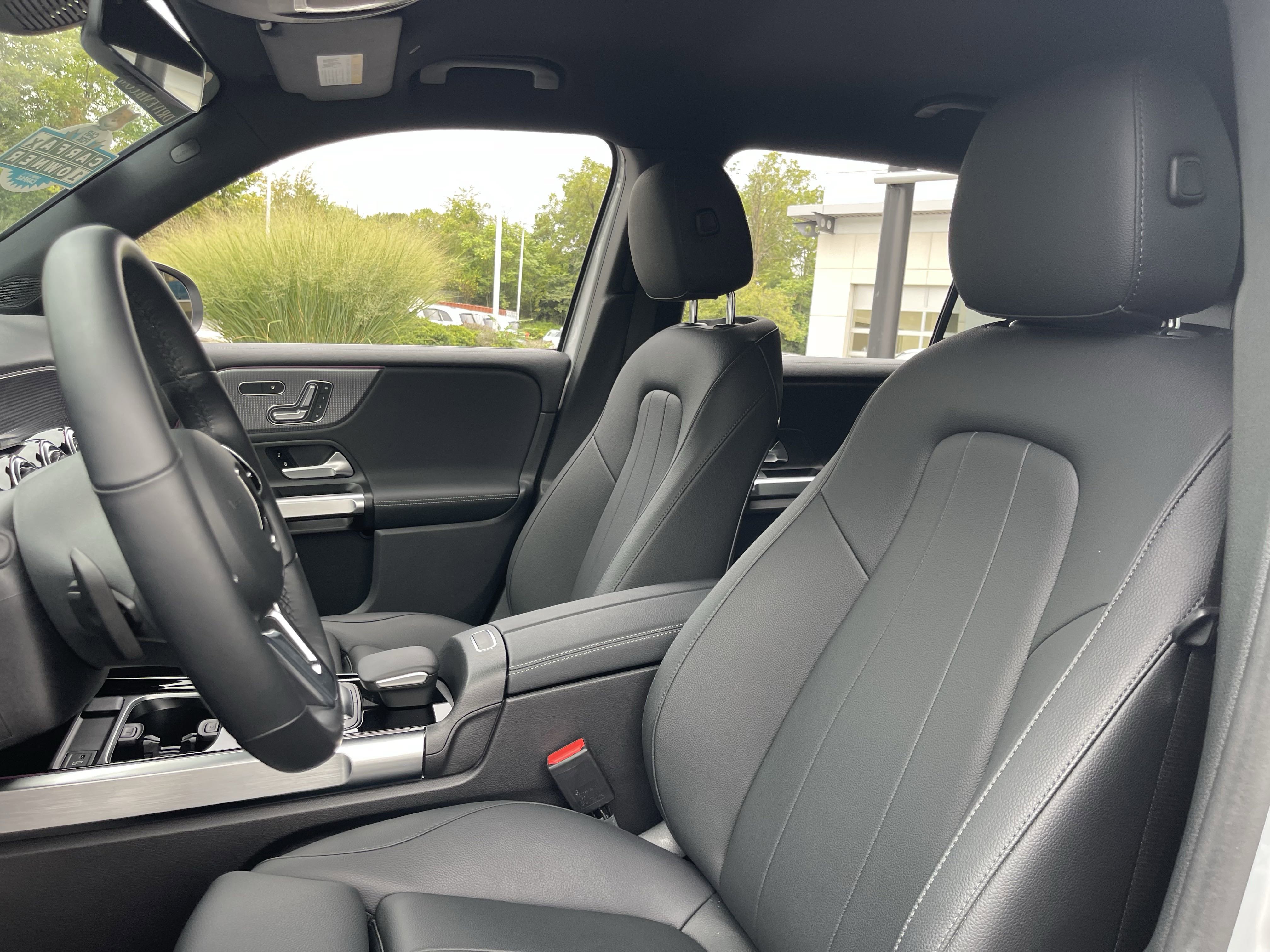 2023 Mercedes Benz EQB 300 4MATIC photo 3