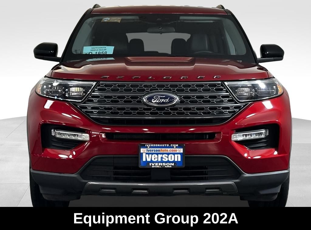 2023 Ford Explorer XLT photo 2