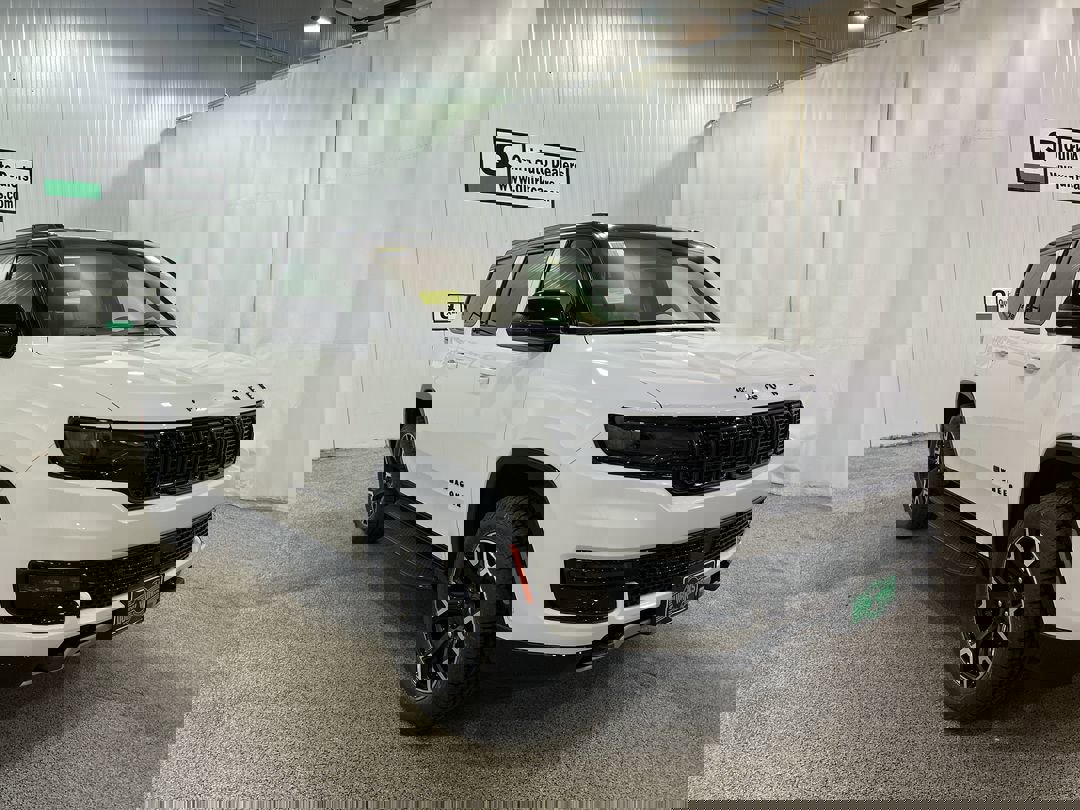 2025 Jeep Wagoneer Series II's photo