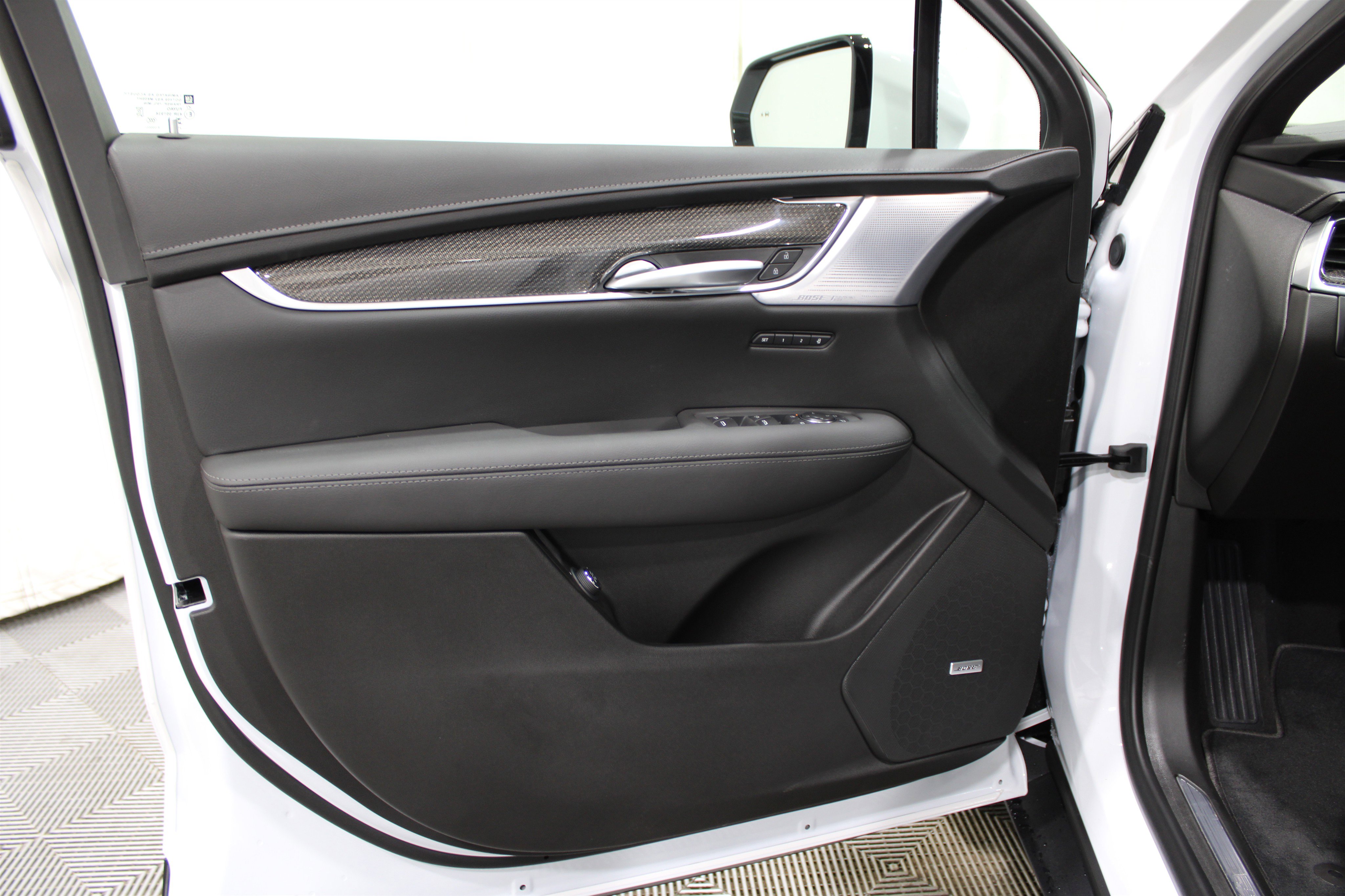2025 Cadillac XT5 Sport photo 4