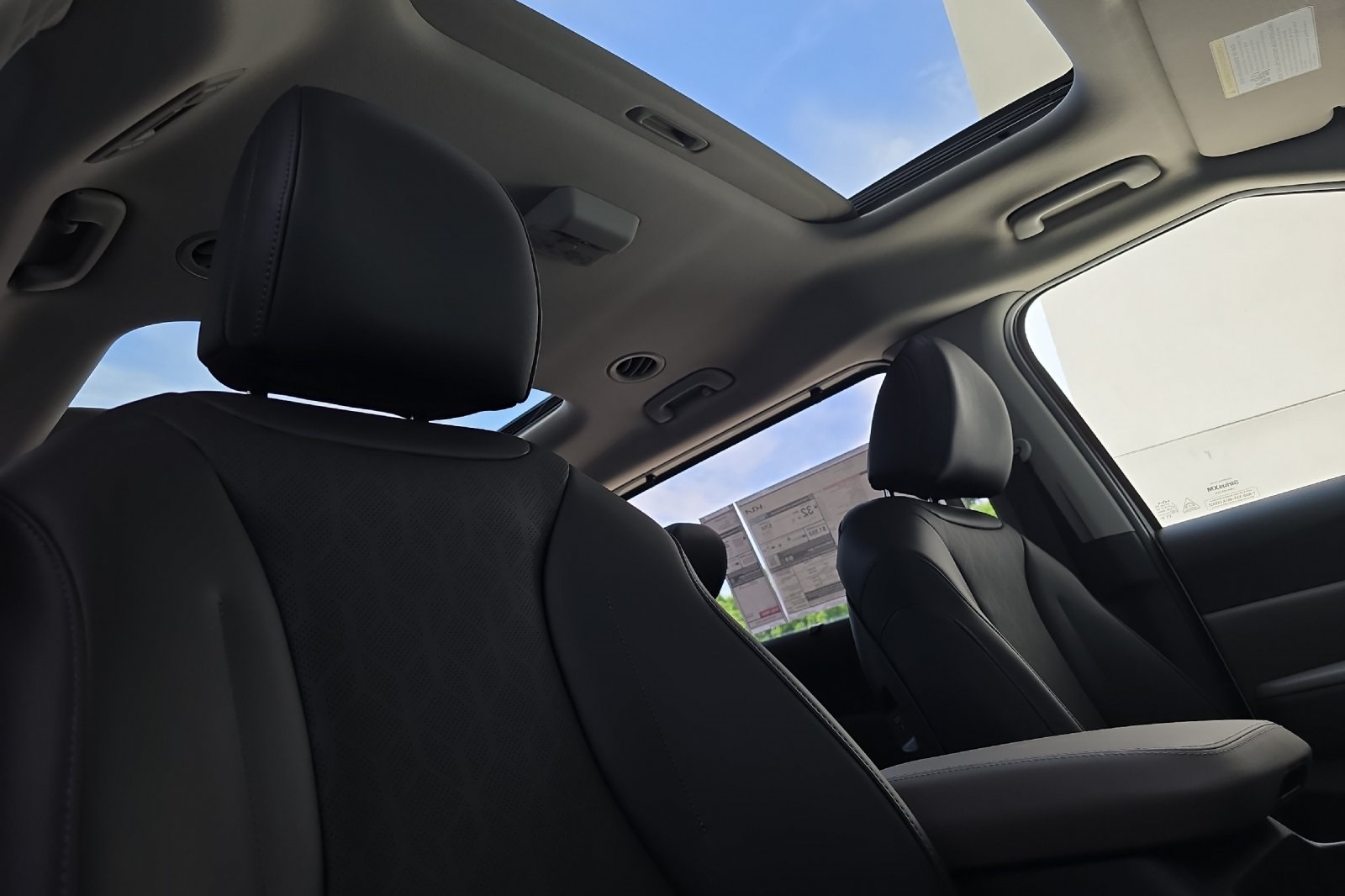 2026 Kia Carnival SX photo 13