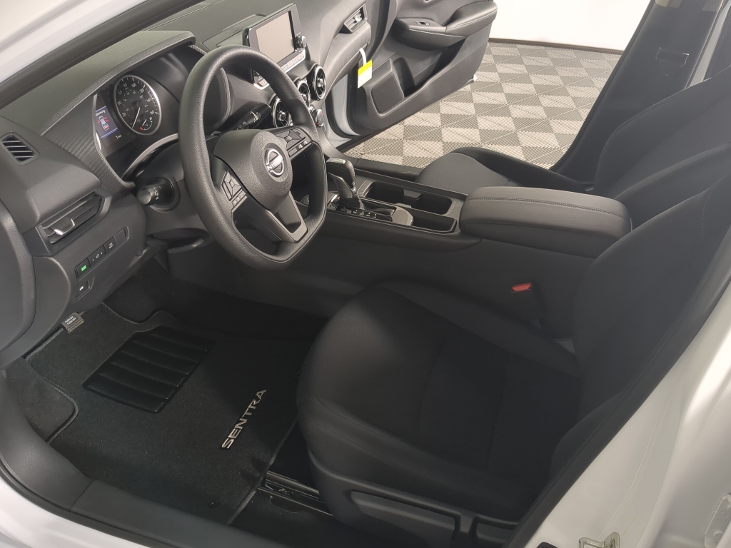 2025 Nissan Sentra S photo 9