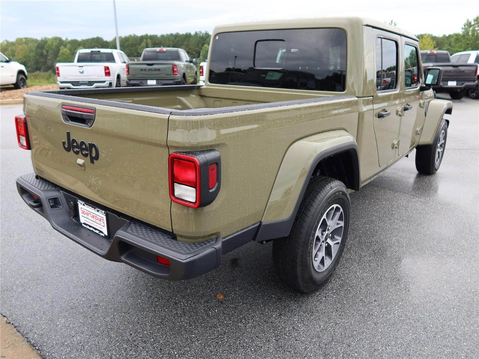 2025 Jeep Gladiator Sport S photo 3