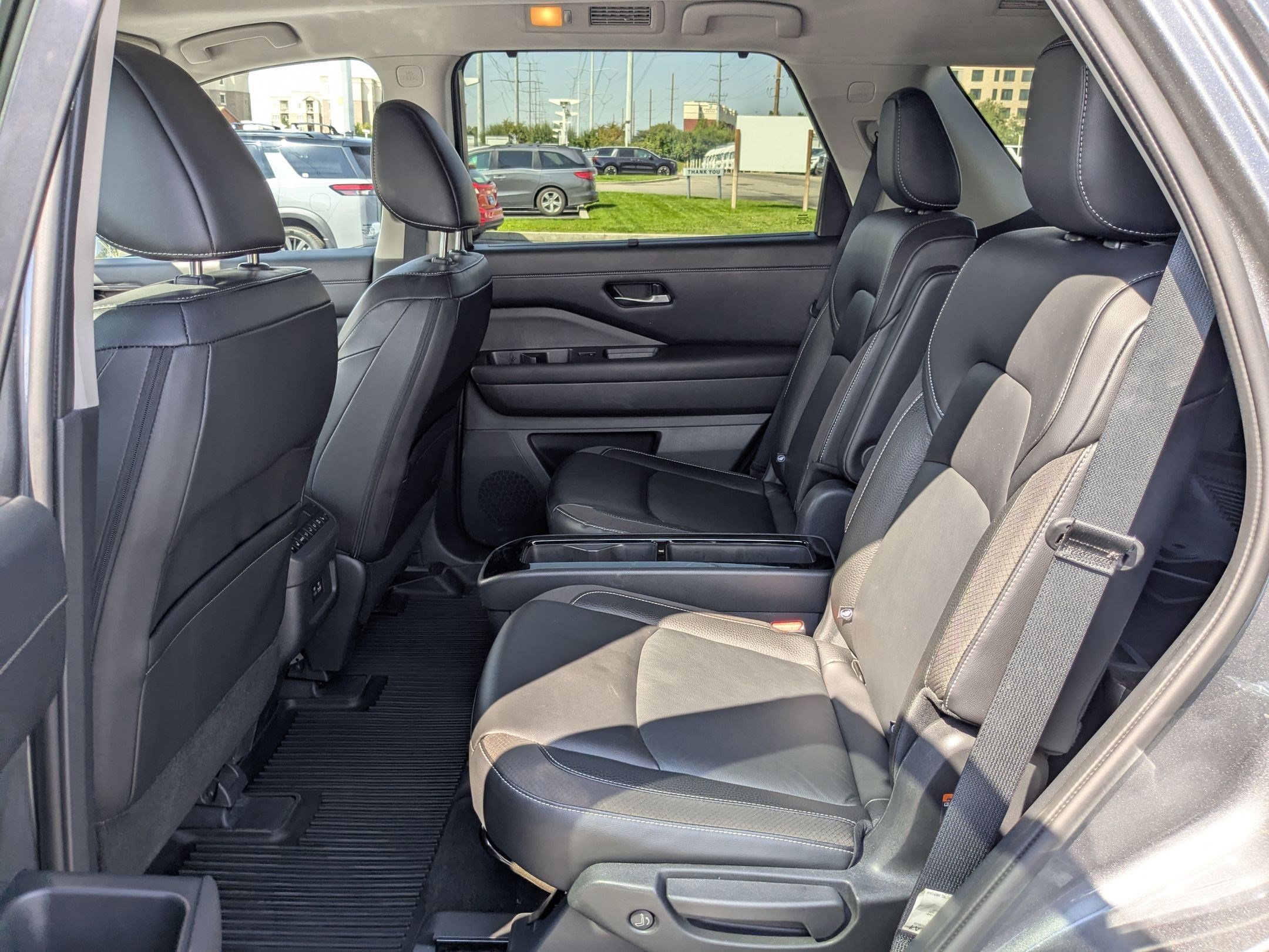 2023 Nissan Pathfinder SL photo 18