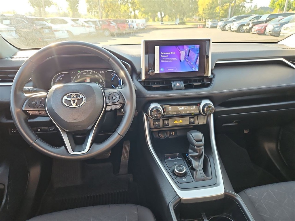 2023 Toyota RAV4 Hybrid XLE photo 24