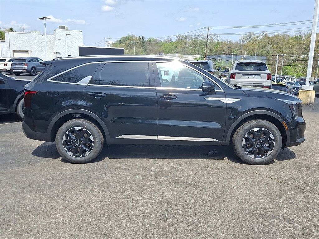 2025 Kia Sorento S photo 7