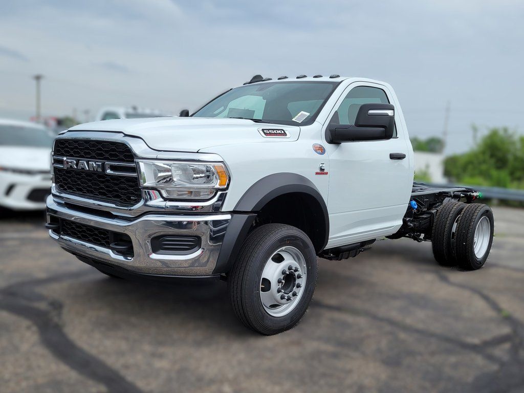 2024 Ram 5500 Tradesman photo 2