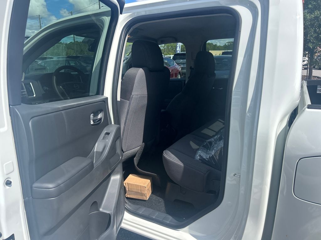 2026 Nissan Frontier SV photo 13