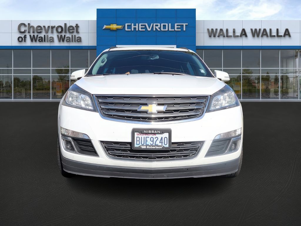 2017 Chevrolet Traverse 1LT photo 2