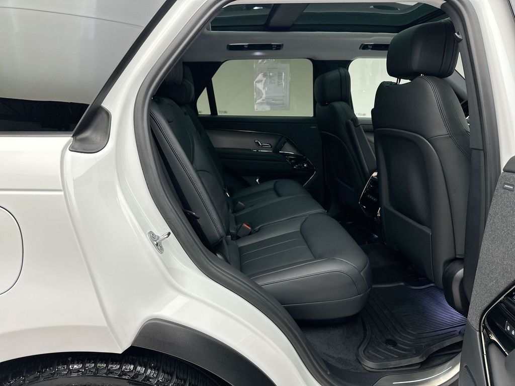 2023 Land Rover Range Rover Sport SE photo 15