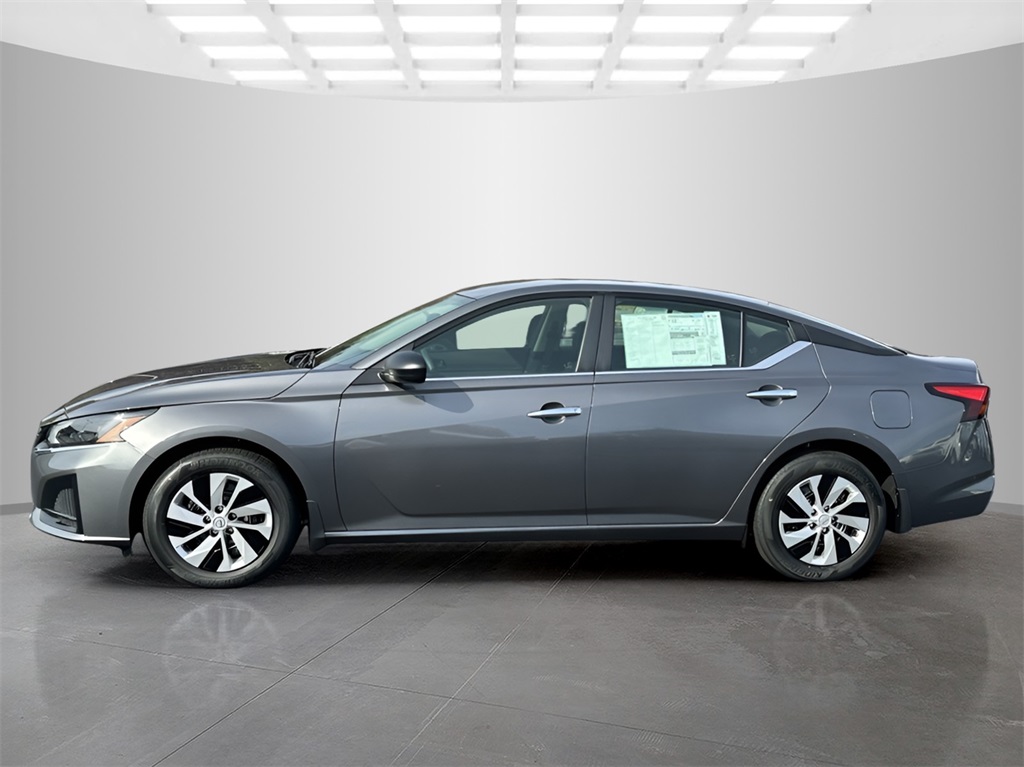 2025 Nissan Altima S photo 2