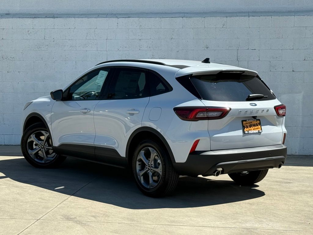 2025 Ford Escape ST-Line photo 3