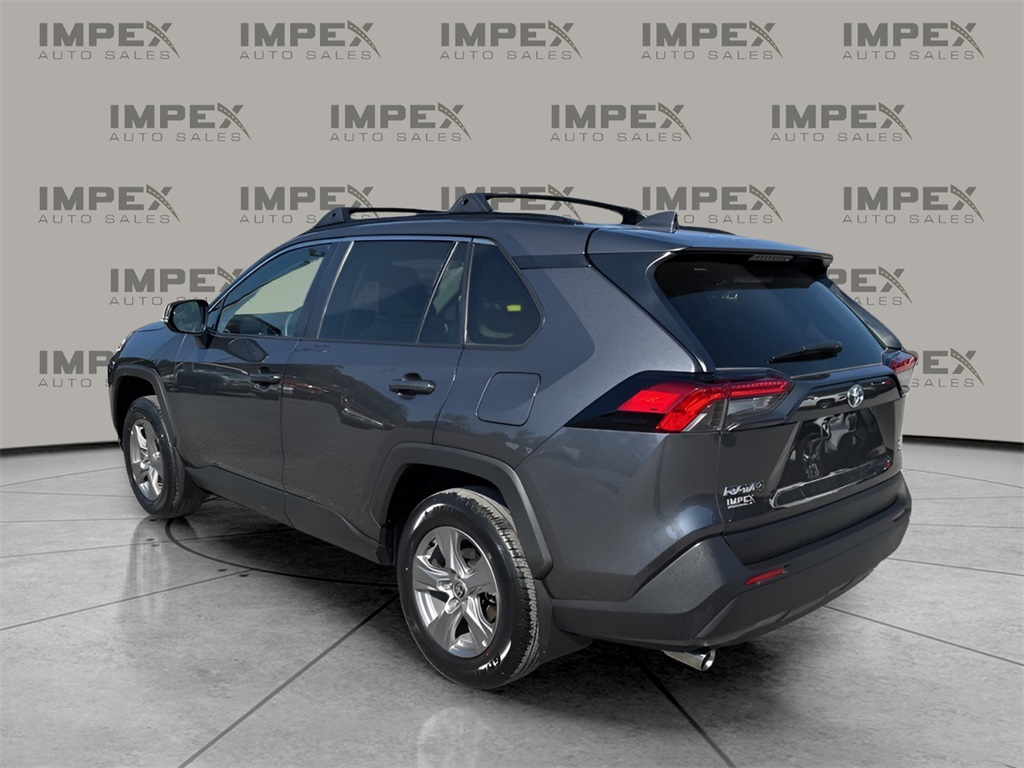 2025 Toyota RAV4 XLE photo 3
