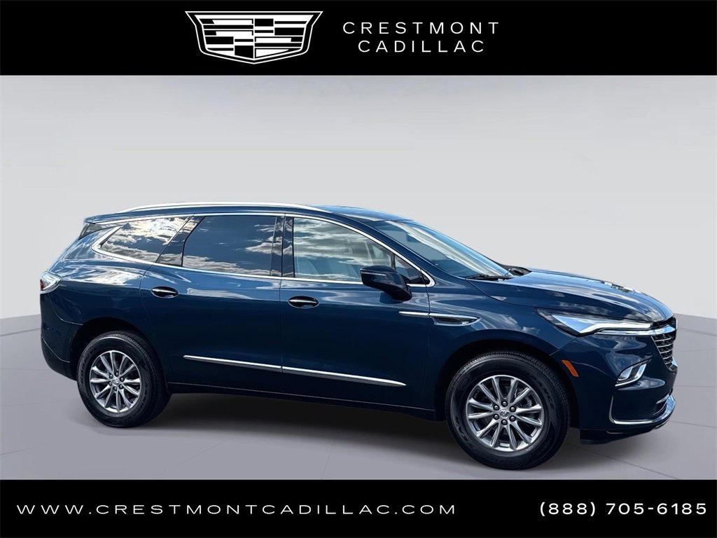2024 Buick Enclave Essence's photo
