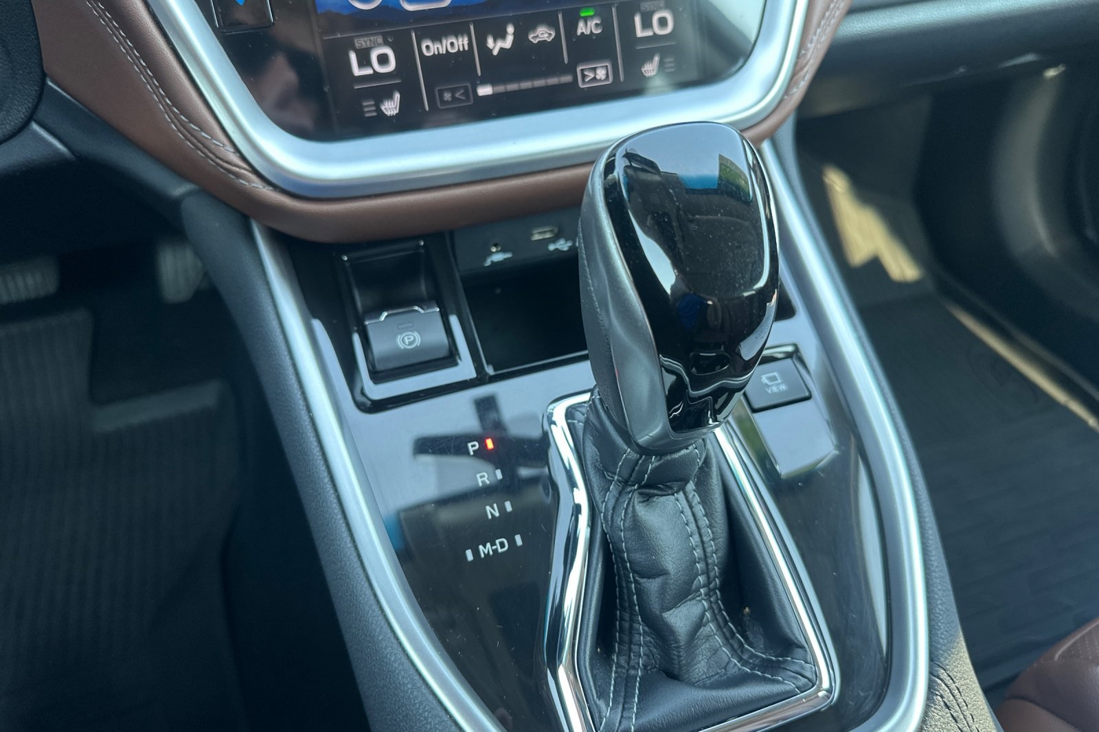 2022 Subaru Outback Touring photo 28
