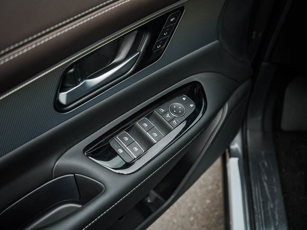2025 Nissan Murano Platinum photo 13