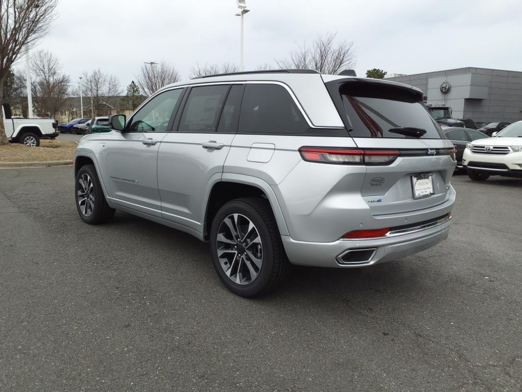 2024 Jeep Cherokee Overland 4xe photo 18