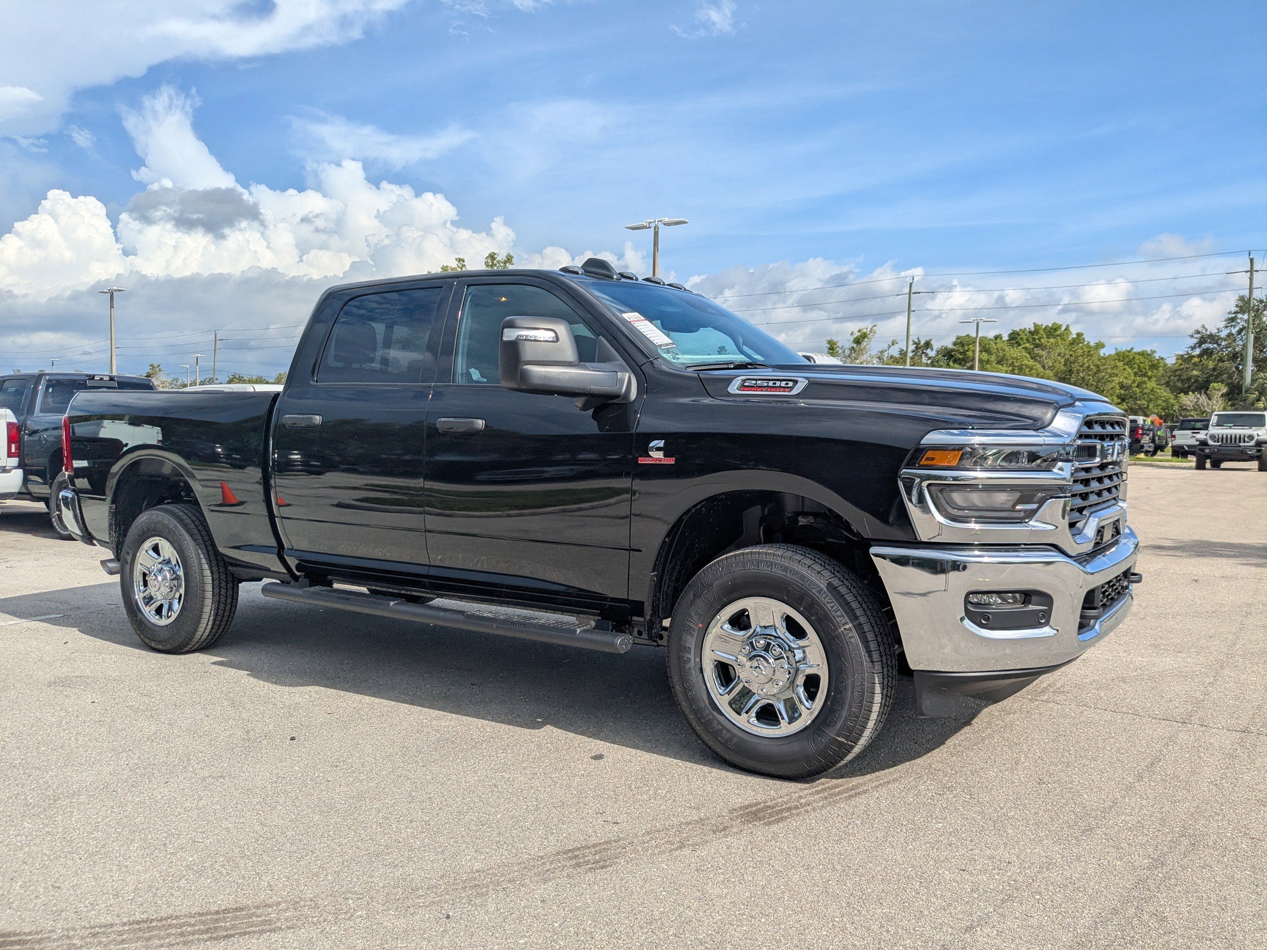 2025 Ram 2500 Tradesman photo 2