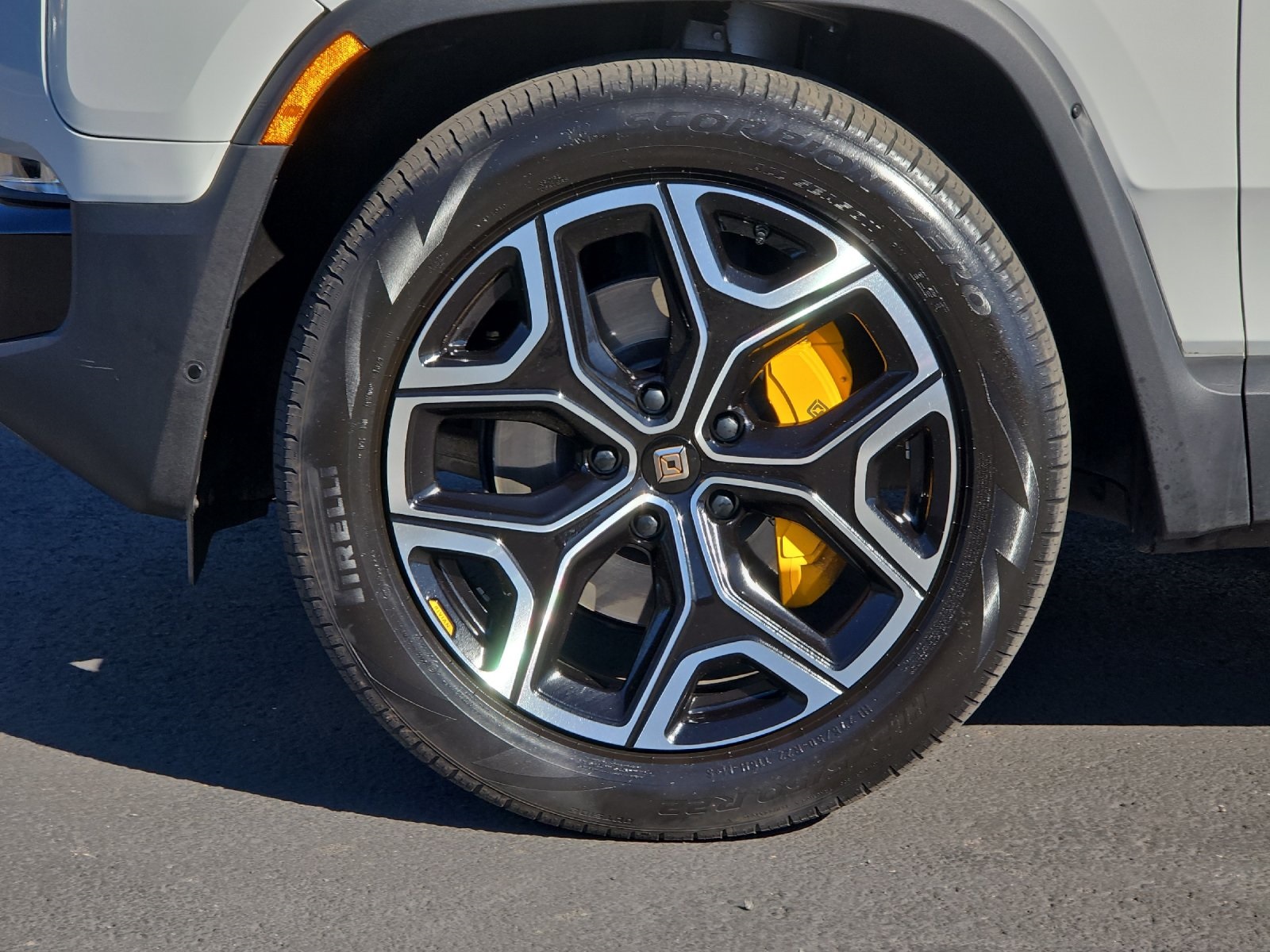 2023 Rivian R1S Adventure photo 22