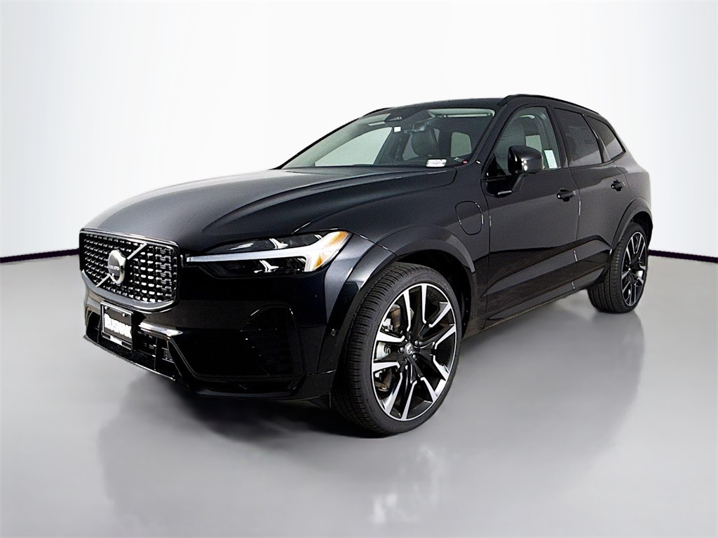 2025 Volvo XC60 Hybrid T8 photo 3