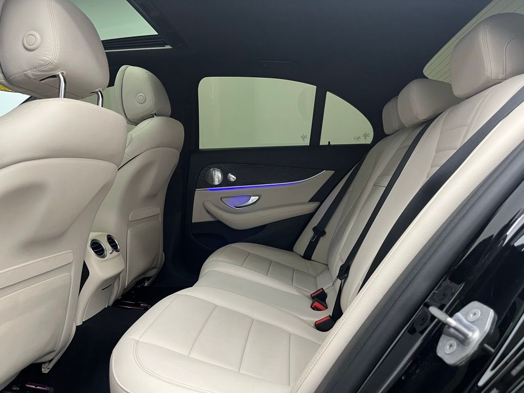 2017 Mercedes Benz E 300 photo 25