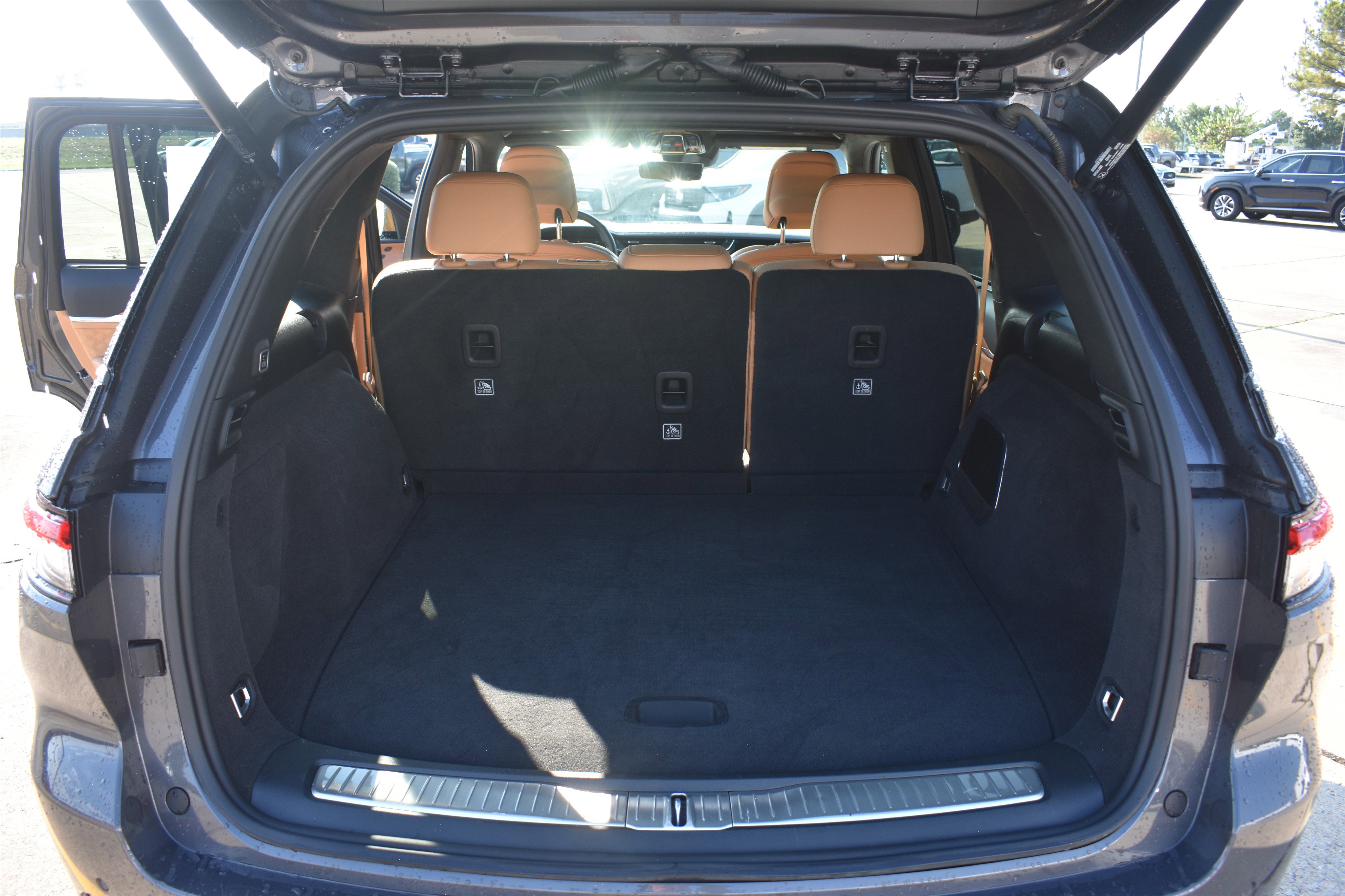 2022 Jeep Cherokee Summit 4xe photo 8