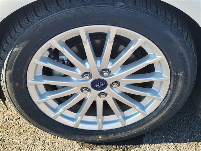2014 Ford C-Max Hybrid SEL photo 8
