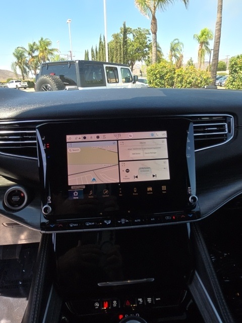 2023 Jeep Wagoneer L Series II photo 21