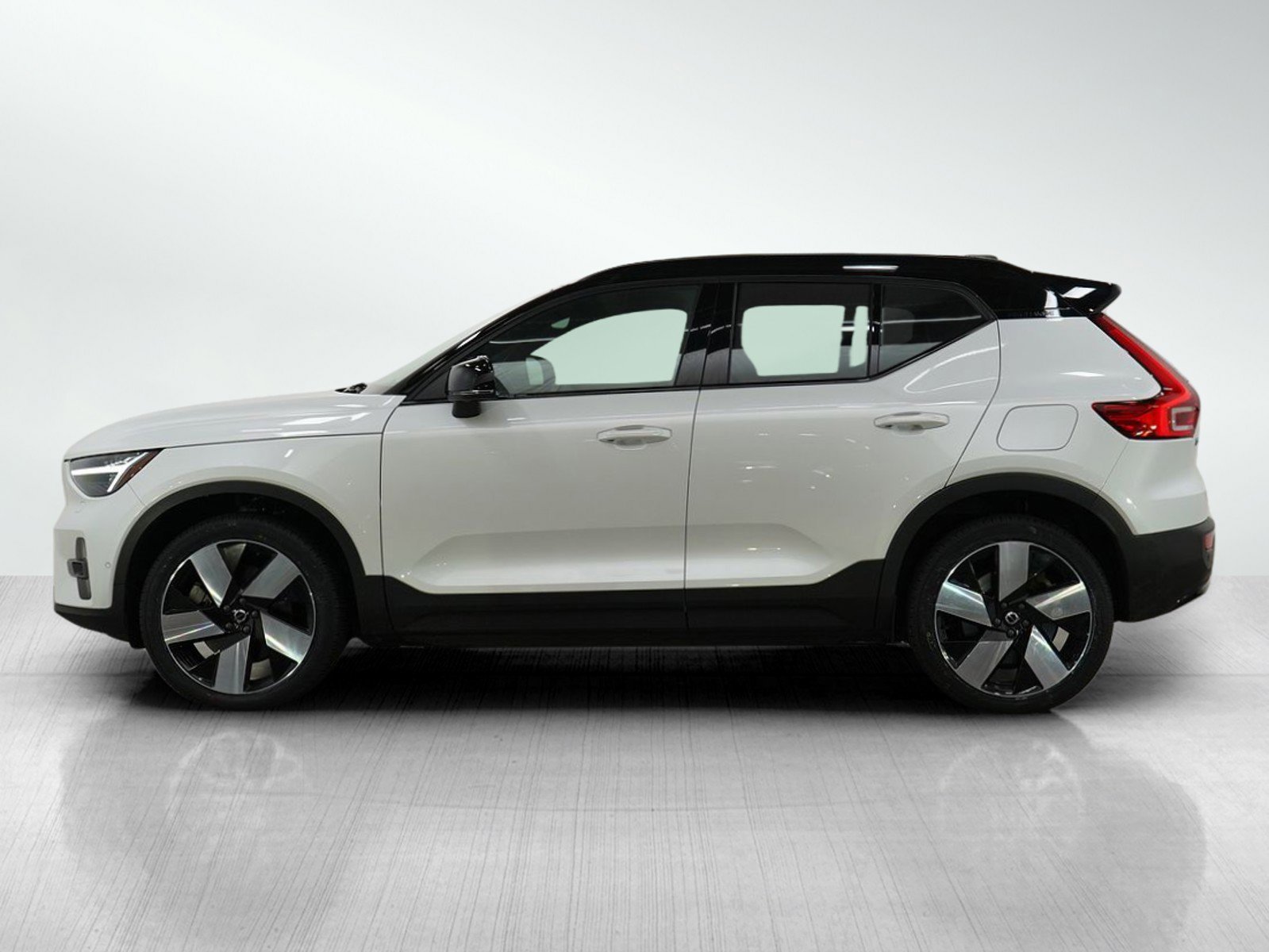 Used 2023 Volvo XC40 Ultimate with VIN YV4ED3UM4P2983107 for sale in Hopkins, Minnesota