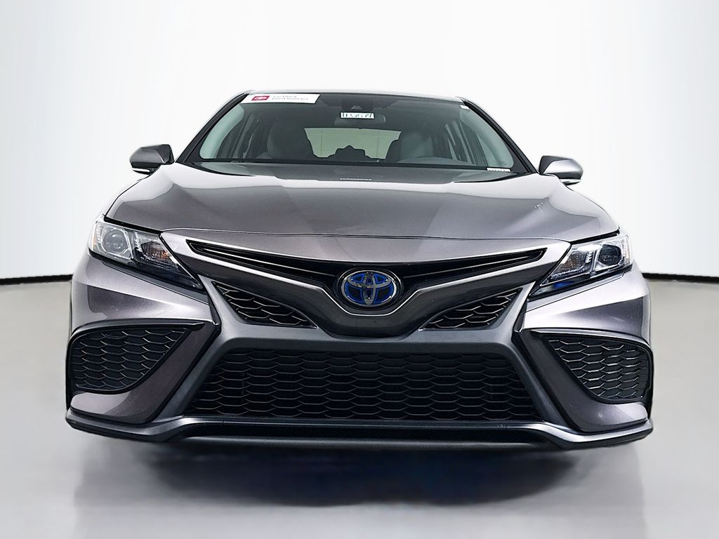 2024 Toyota Camry Hybrid SE photo 2