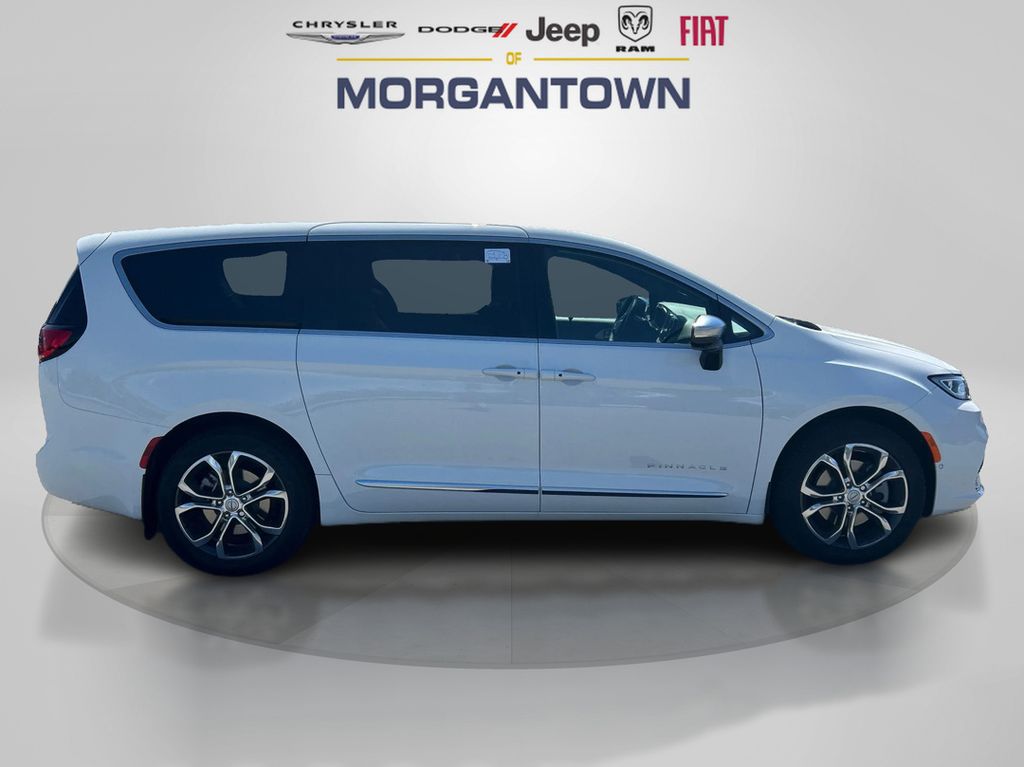 2026 Chrysler Pacifica Pinnacle photo 4
