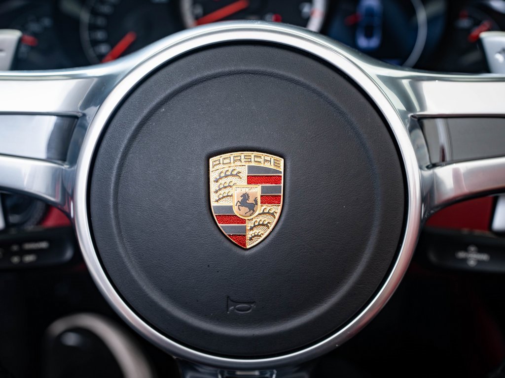 2015 Porsche 911 Turbo S photo 21