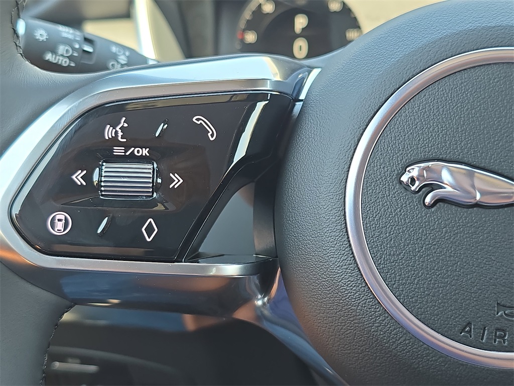 2024 Jaguar I-PACE HSE photo 17