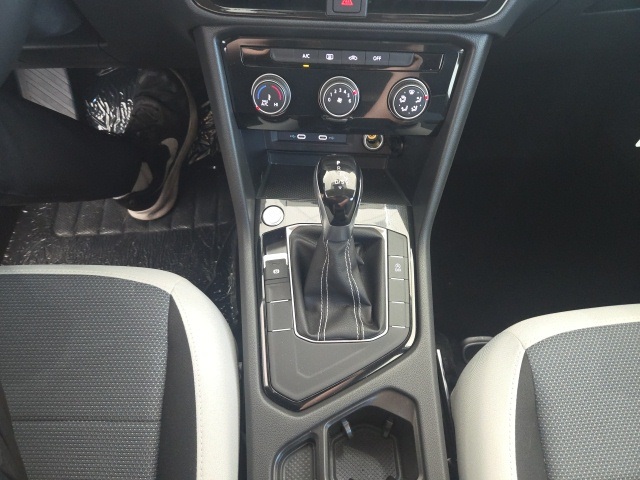 2025 Volkswagen Taos S photo 15
